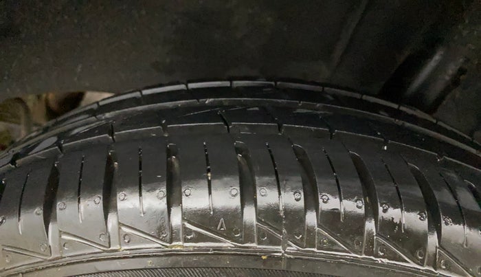 2023 Renault Kwid CLIMBER MT 1.0, Petrol, Manual, 3,688 km, Left Rear Tyre Tread