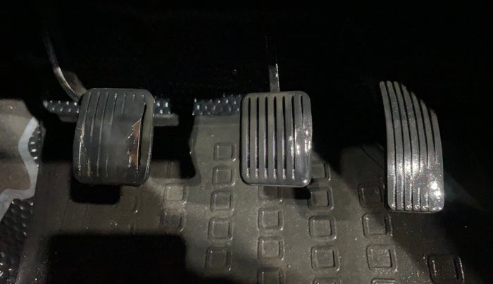 2013 Hyundai i10 MAGNA 1.2, Petrol, Manual, 48,585 km, Pedals