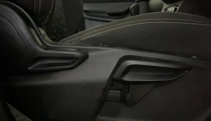 2020 Tata Tiago XZA PLUS PETROL, Petrol, Automatic, 28,897 km, Driver Side Adjustment Panel