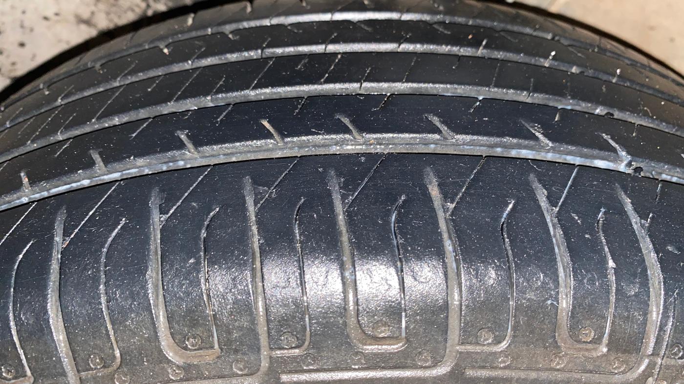 2020 Hyundai VENUE S 1.2, Petrol, Manual, 75,807 km, Left Front Tyre Tread