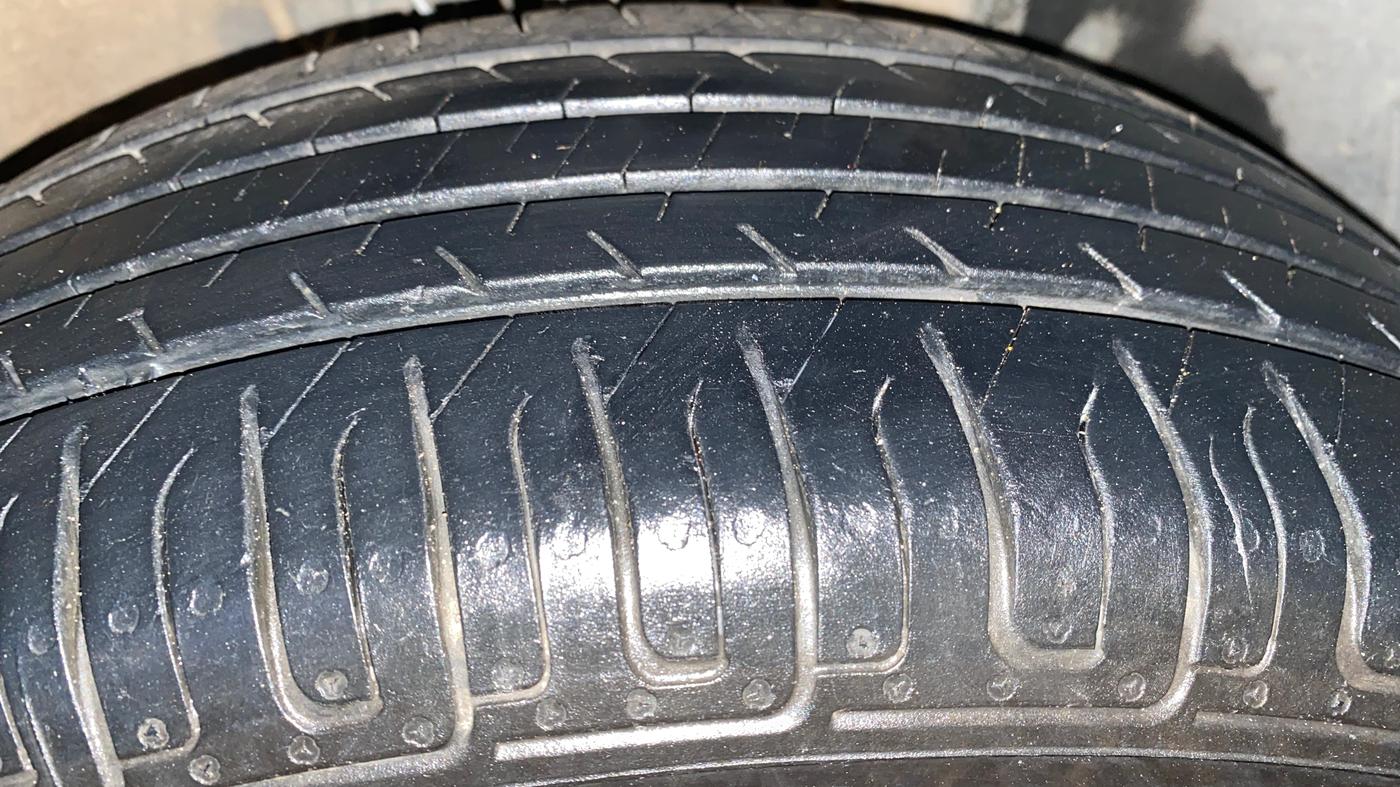2020 Hyundai VENUE S 1.2, Petrol, Manual, 75,807 km, Right Front Tyre Tread