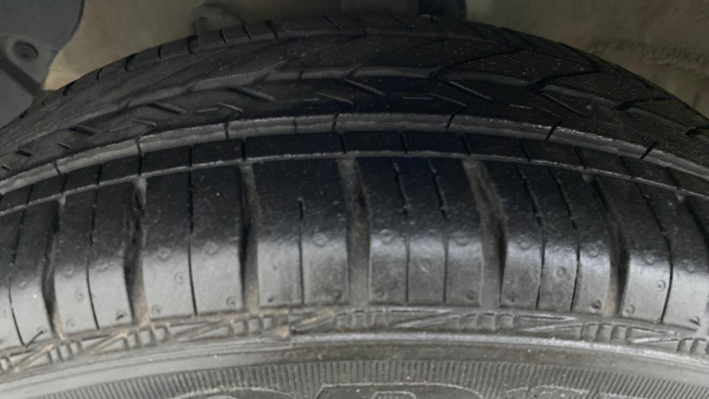 2018 Hyundai Grand i10 MAGNA 1.2 VTVT, Petrol, Manual, 46,094 km, Left Front Tyre Tread