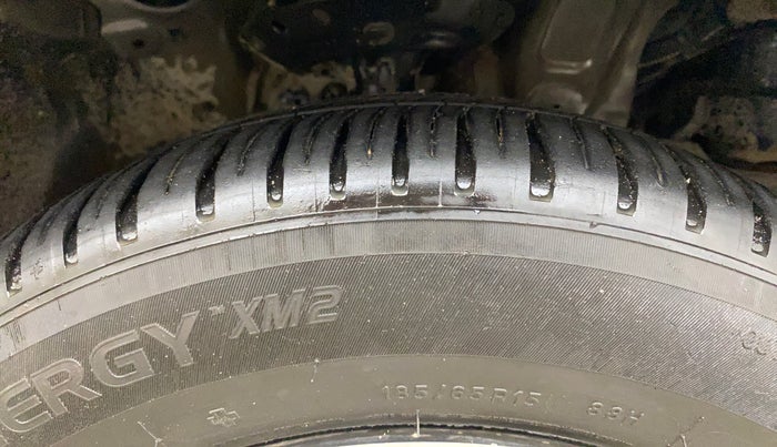 2017 Honda City 1.5L I-VTEC V MT, Petrol, Manual, 1,04,917 km, Right Front Tyre Tread