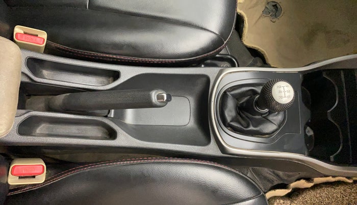 2017 Honda City 1.5L I-VTEC V MT, Petrol, Manual, 1,04,917 km, Gear Lever