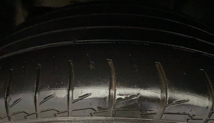 2020 Nissan Kicks XV PREMIUM TURBO 1.3, Petrol, Manual, 94,780 km, Left Front Tyre Tread