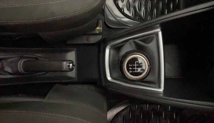 2020 Nissan Kicks XV PREMIUM TURBO 1.3, Petrol, Manual, 94,780 km, Gear Lever