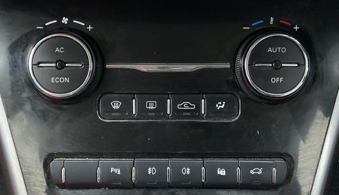 2018 Tata NEXON XZ PLUS PETROL DUAL TONE, Petrol, Manual, 38,137 km, Automatic Climate Control