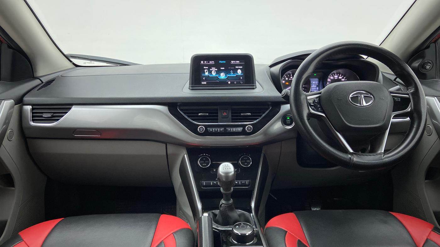 2018 Tata NEXON XZ PLUS PETROL DUAL TONE, Petrol, Manual, 38,137 km, Dashboard