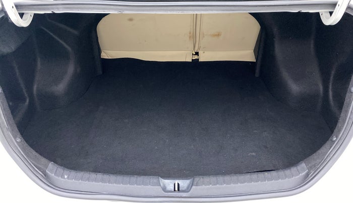 2018 Toyota YARIS J MT, Petrol, Manual, 19,785 km, Boot Inside