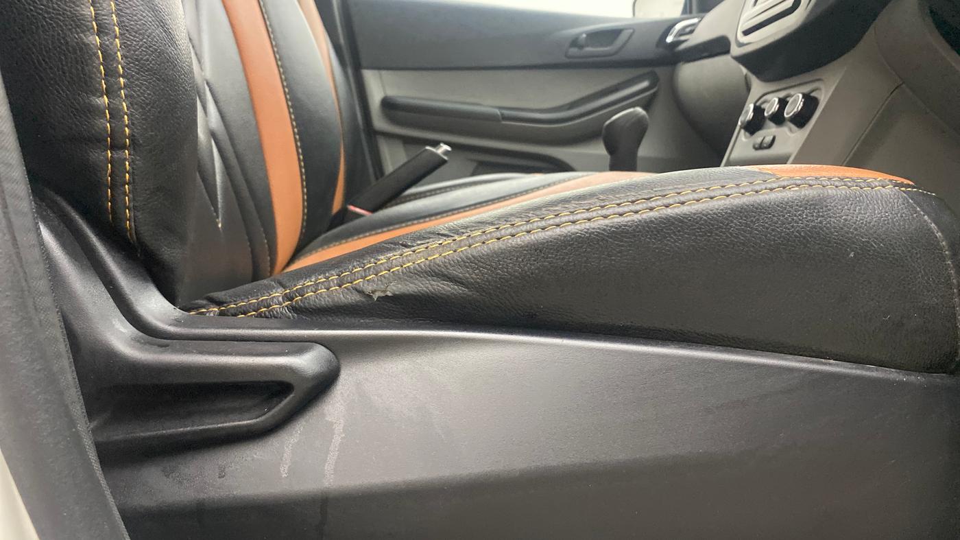 2022 Tata Tiago XT PETROL, Petrol, Manual, 1,08,628 km, Driver Side Adjustment Panel