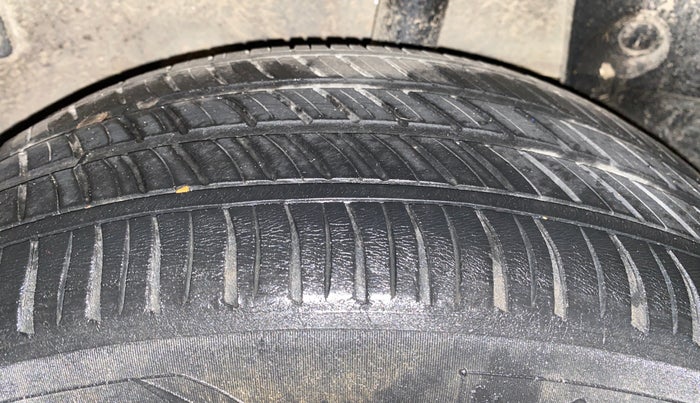 2018 Nissan Terrano XV PREMIUM D, Diesel, Manual, 44,407 km, Left Rear Tyre Tread