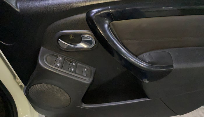 2018 Nissan Terrano XV PREMIUM D, Diesel, Manual, 44,407 km, Driver Side Door Panels Control