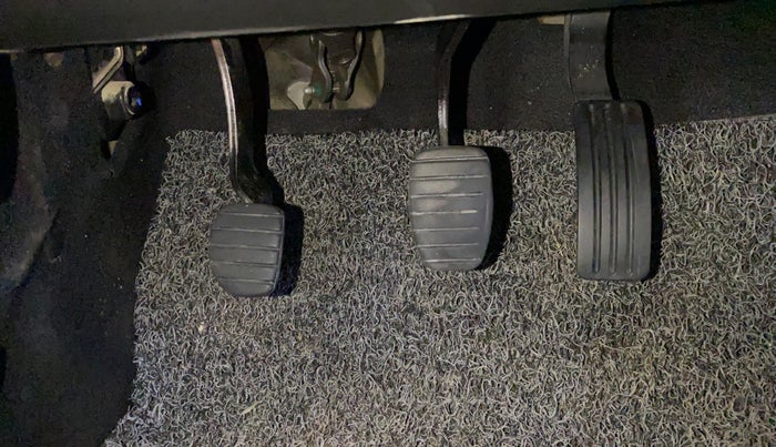 2018 Nissan Terrano XV PREMIUM D, Diesel, Manual, 44,407 km, Pedals