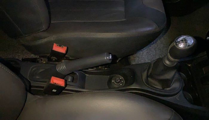 2018 Nissan Terrano XV PREMIUM D, Diesel, Manual, 44,407 km, Gear Lever