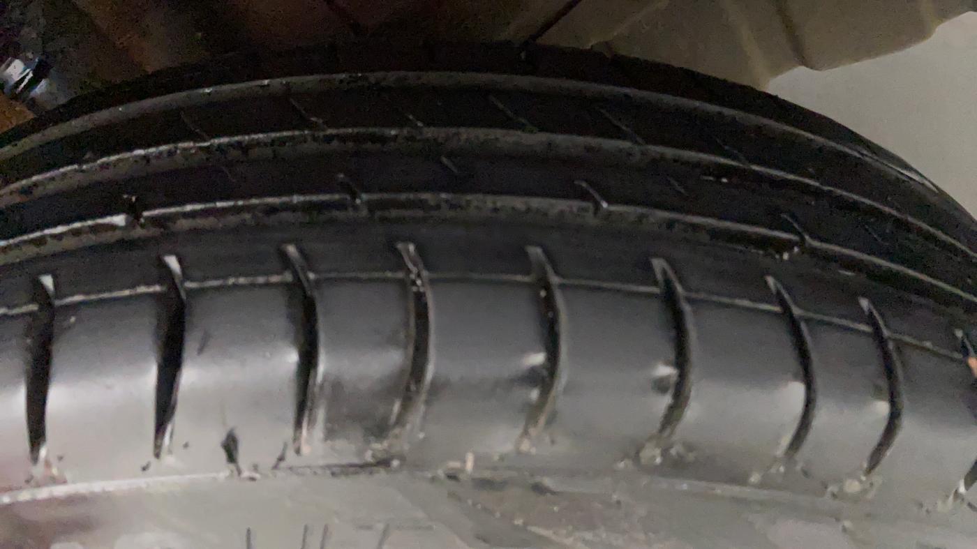 2017 Maruti Wagon R 1.0 LXI CNG, CNG, Manual, 42,232 km, Left Rear Tyre Tread