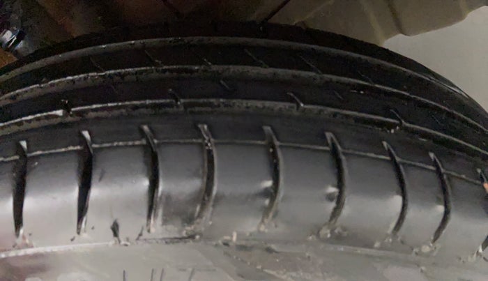 2017 Maruti Wagon R 1.0 LXI CNG, CNG, Manual, 42,232 km, Left Rear Tyre Tread