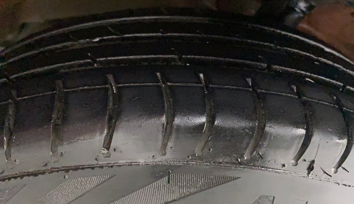 2017 Maruti Wagon R 1.0 LXI CNG, CNG, Manual, 42,232 km, Right Rear Tyre Tread