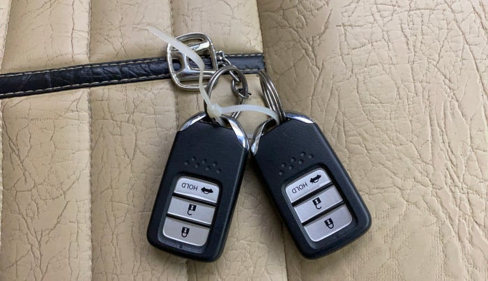 2019 Honda Amaze 1.2L I-VTEC V, Petrol, Manual, 56,910 km, Key Close Up