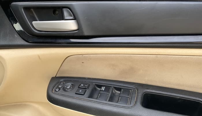 2020 Honda Amaze 1.2L I-VTEC S, Petrol, Manual, 80,063 km, Driver Side Door Panels Control