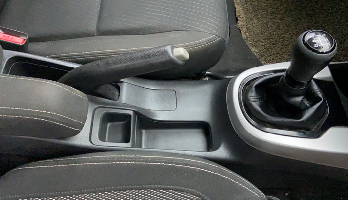 2017 Honda WR-V 1.2 i-VTEC VX MT, Petrol, Manual, 66,933 km, Gear Lever
