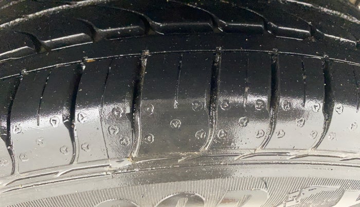 2015 Hyundai Grand i10 MAGNA 1.2 KAPPA VTVT, Petrol, Manual, 40,451 km, Left Rear Tyre Tread