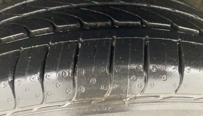 2015 Hyundai Grand i10 MAGNA 1.2 KAPPA VTVT, Petrol, Manual, 40,451 km, Right Rear Tyre Tread