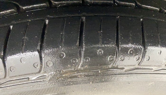 2015 Hyundai Grand i10 MAGNA 1.2 KAPPA VTVT, Petrol, Manual, 40,451 km, Right Front Tyre Tread