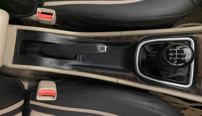 2016 Maruti Ciaz VDI+ SHVS, Diesel, Manual, 79,947 km, Gear Lever