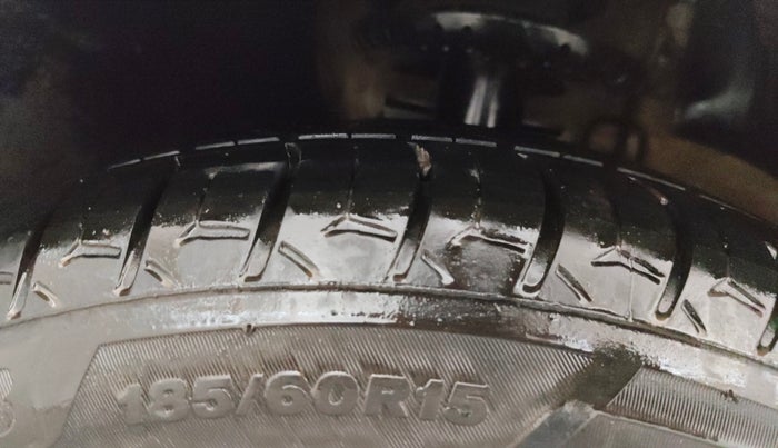 2017 Volkswagen Ameo HIGHLINE PLUS 1.5L AT 16 ALLOY, Diesel, Automatic, 1,44,864 km, Left Front Tyre Tread