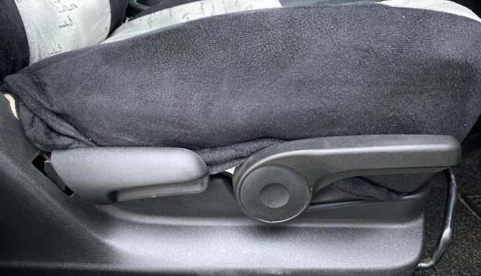 2018 Maruti Vitara Brezza ZDI, Diesel, Manual, 67,662 km, Driver Side Adjustment Panel