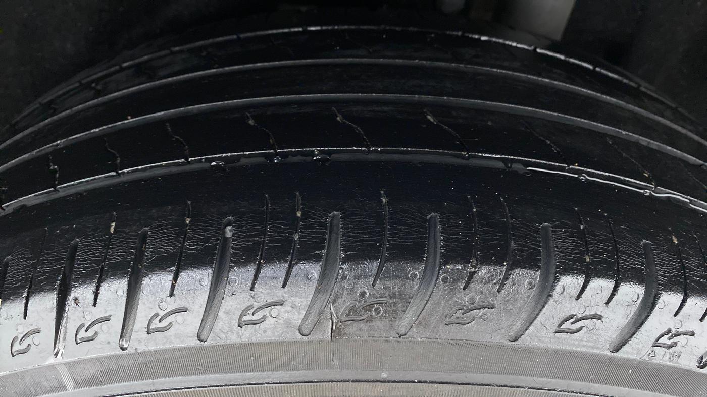 2018 Maruti Vitara Brezza ZDI, Diesel, Manual, 67,662 km, Left Rear Tyre Tread