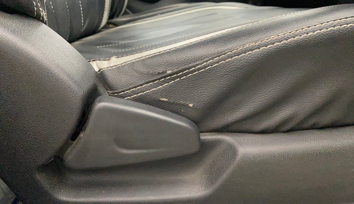 2021 Renault Kwid CLIMBER 1.0 AMT (O), Petrol, Automatic, 32,956 km, Driver Side Adjustment Panel