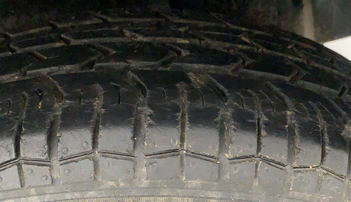 2010 Maruti Swift LXI, Petrol, Manual, 40,949 km, Left Rear Tyre Tread