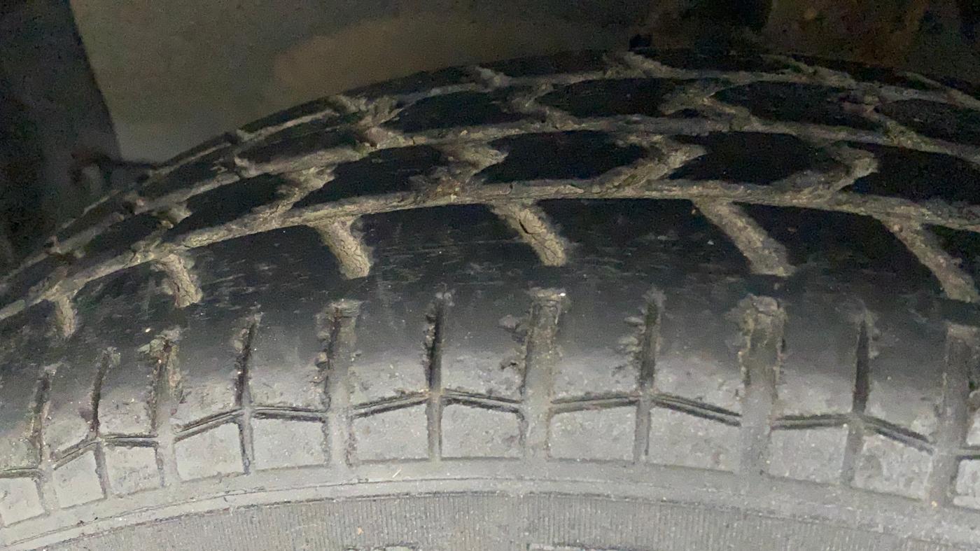 2010 Maruti Swift LXI, Petrol, Manual, 40,949 km, Left Front Tyre Tread