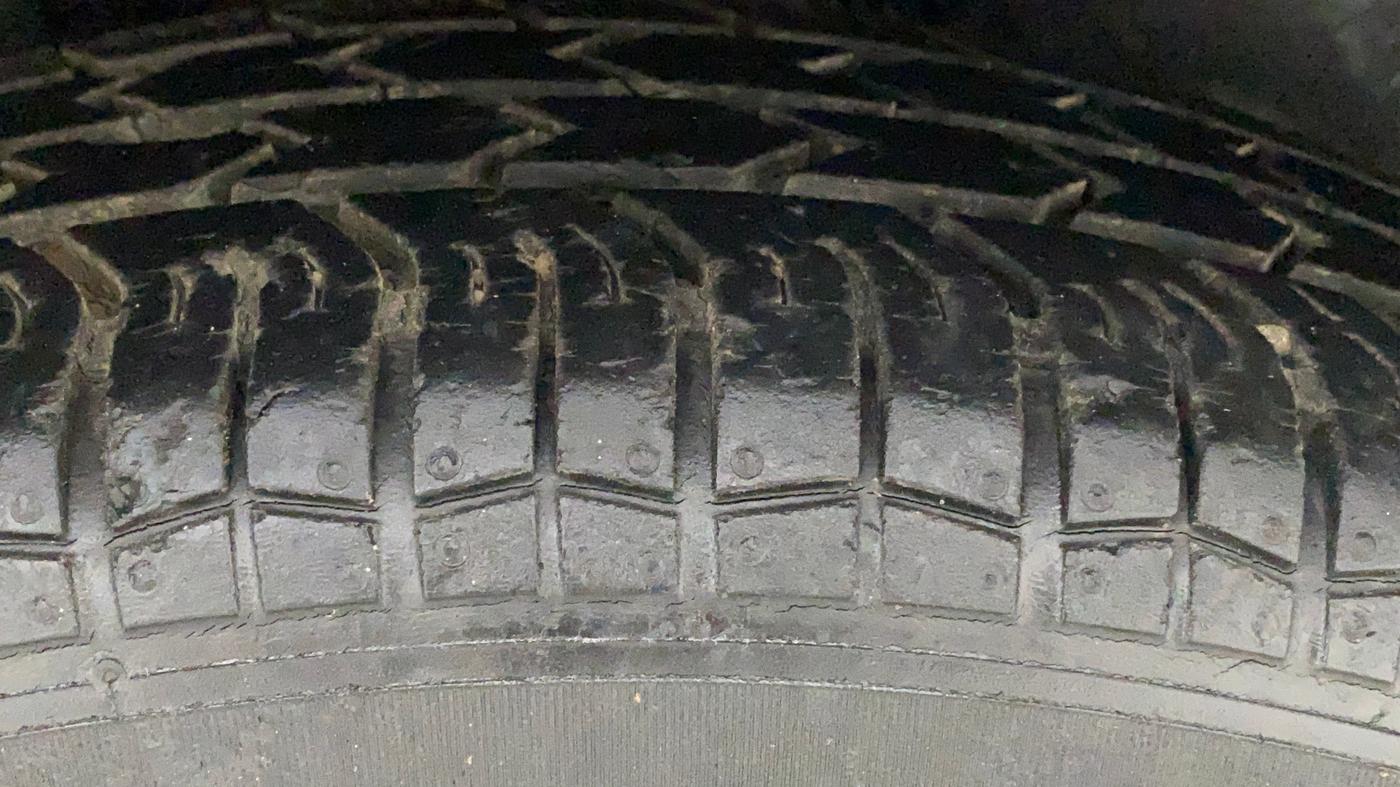 2010 Maruti Swift LXI, Petrol, Manual, 40,949 km, Right Rear Tyre Tread