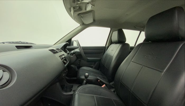 2010 Maruti Swift LXI, Petrol, Manual, 40,949 km, Right Side Front Door Cabin