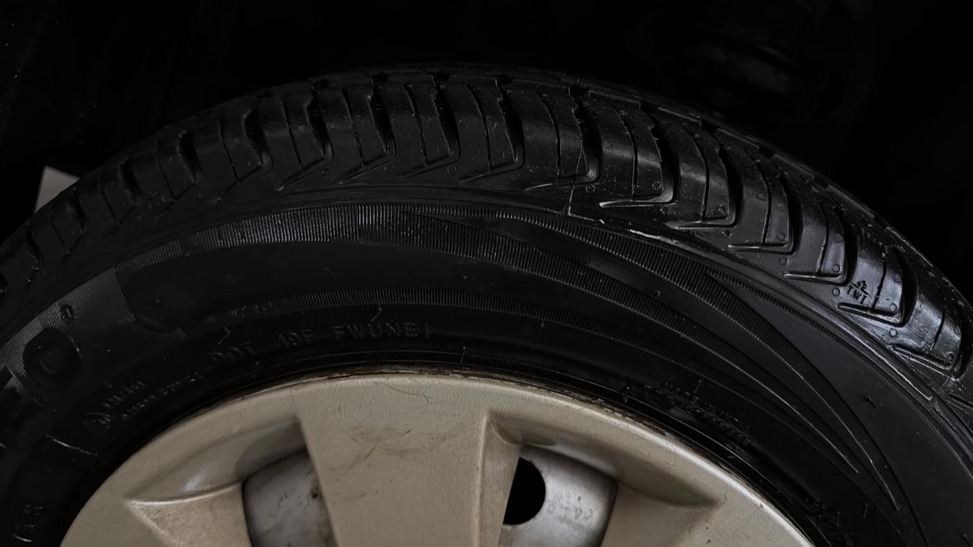 2014 Maruti Wagon R 1.0 LXI CNG, CNG, Manual, 46,355 km, Left Front Tyre Tread