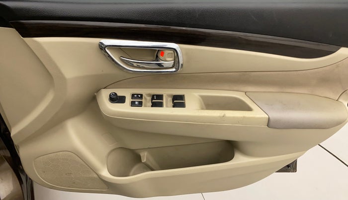 2016 Maruti Ciaz VXI (O), Petrol, Manual, 79,851 km, Driver Side Door Panels Control