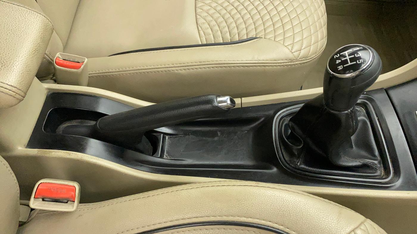 2016 Maruti Ciaz VXI (O), Petrol, Manual, 79,851 km, Gear Lever