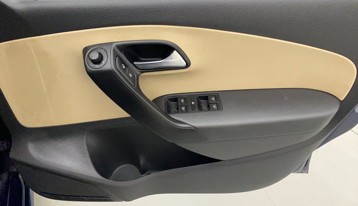 2015 Volkswagen Polo HIGHLINE1.2L, CNG, Manual, 61,139 km, Driver Side Door Panels Control