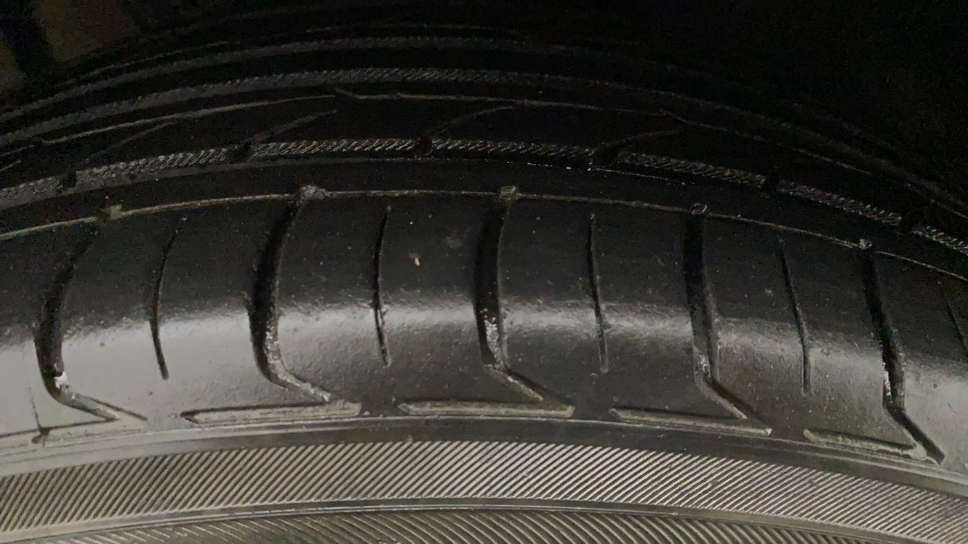 2015 Volkswagen Polo HIGHLINE1.2L, CNG, Manual, 61,139 km, Left Rear Tyre Tread