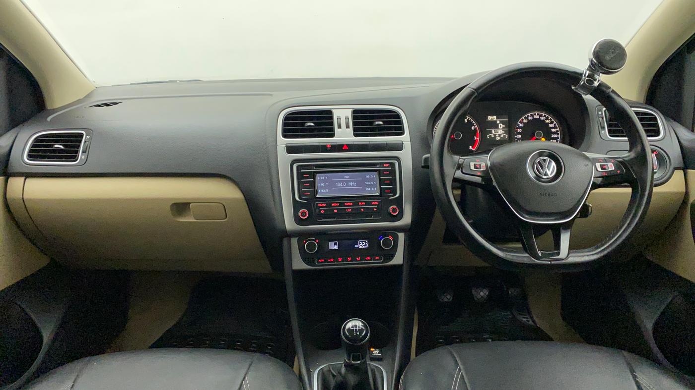 2015 Volkswagen Polo HIGHLINE1.2L, CNG, Manual, 61,139 km, Dashboard