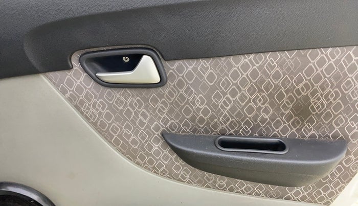 2017 Maruti Alto 800 LXI, CNG, Manual, 80,699 km, Driver Side Door Panels Control