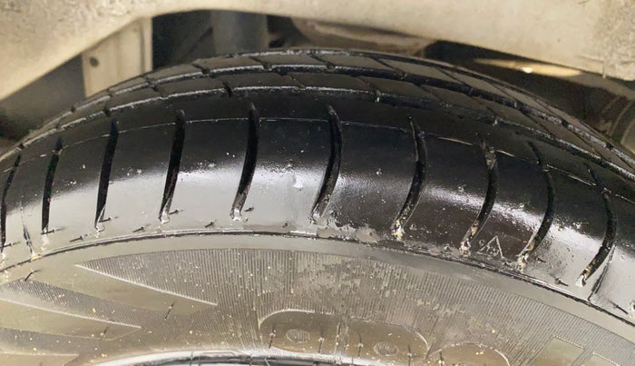 2017 Maruti Alto 800 LXI, CNG, Manual, 80,699 km, Left Rear Tyre Tread