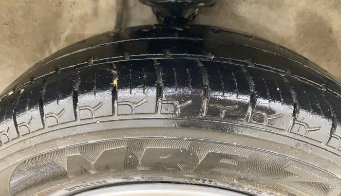 2017 Maruti Alto 800 LXI, CNG, Manual, 80,699 km, Right Front Tyre Tread