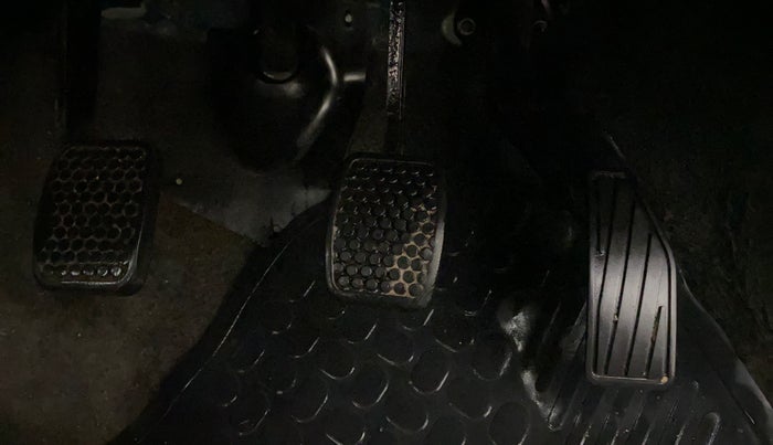 2017 Maruti Alto 800 LXI, CNG, Manual, 80,699 km, Pedals