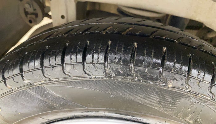 2017 Maruti Alto 800 LXI, CNG, Manual, 80,699 km, Right Rear Tyre Tread