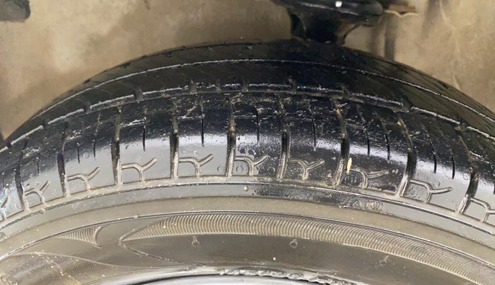 2017 Maruti Alto 800 LXI, CNG, Manual, 80,699 km, Left Front Tyre Tread