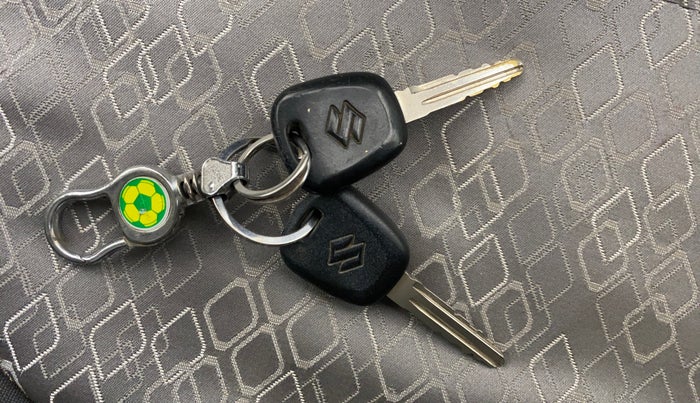 2017 Maruti Alto 800 LXI, CNG, Manual, 80,699 km, Key Close Up