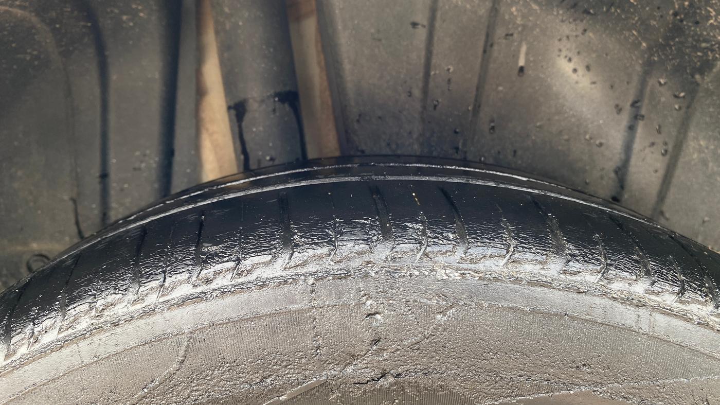 2024 Maruti Ertiga   VXI (O) CNG, CNG, Manual, 83,222 km, Right Rear Tyre Tread